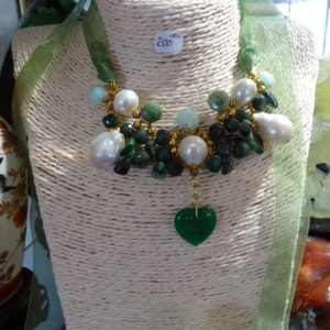 collier Perles et jade.M.Virtudazo